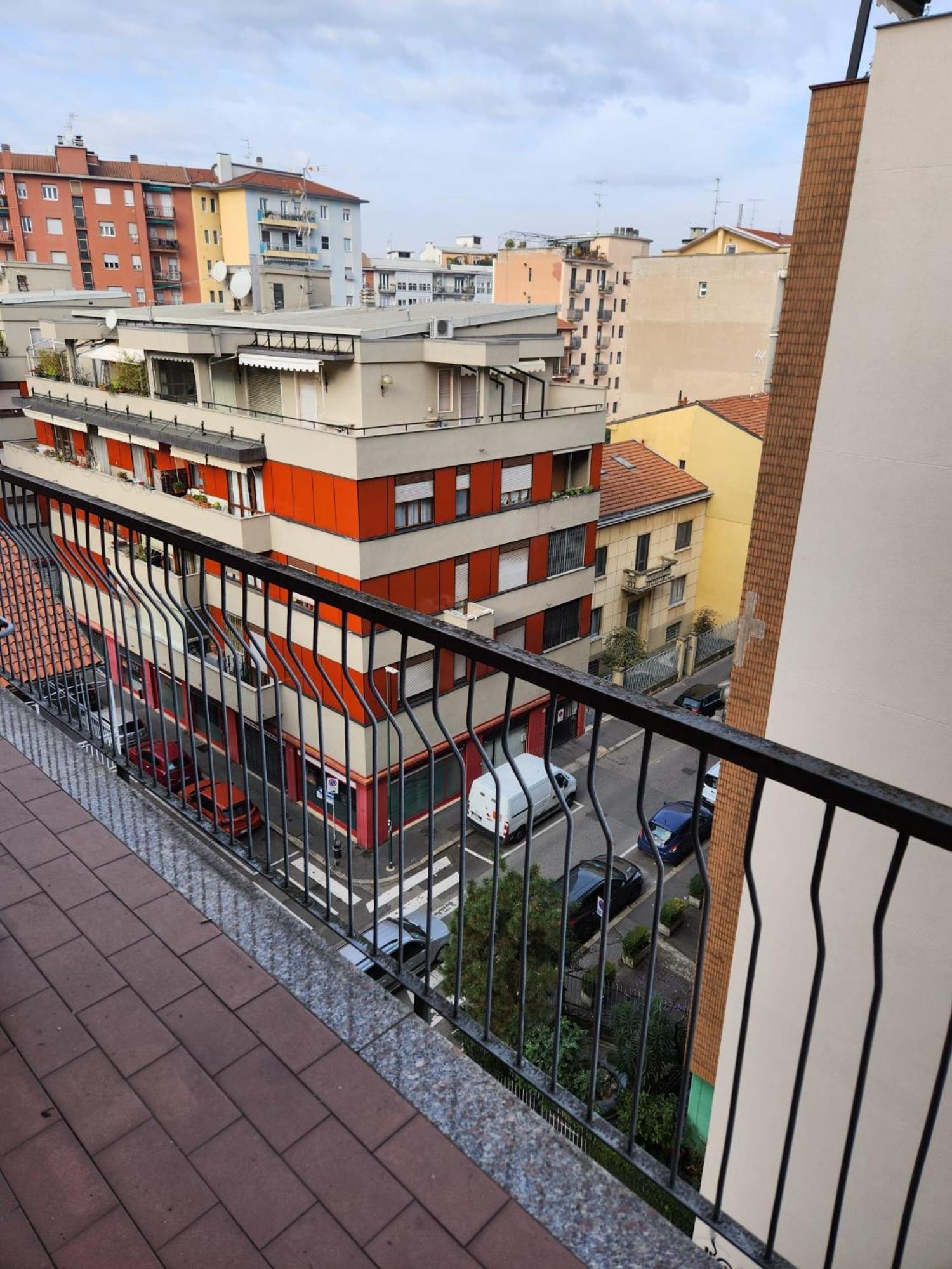Guesthouse - Metro M1 Sesto Rondo Сесто-Сан-Джованни Экстерьер фото